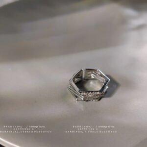 Geometric Stereo Copper Micro-inlaid Zircon Ring